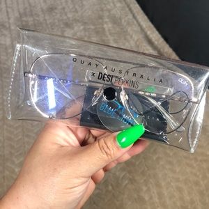 QUAY x DESI BLUE LIGHT HIGH KEY MINI